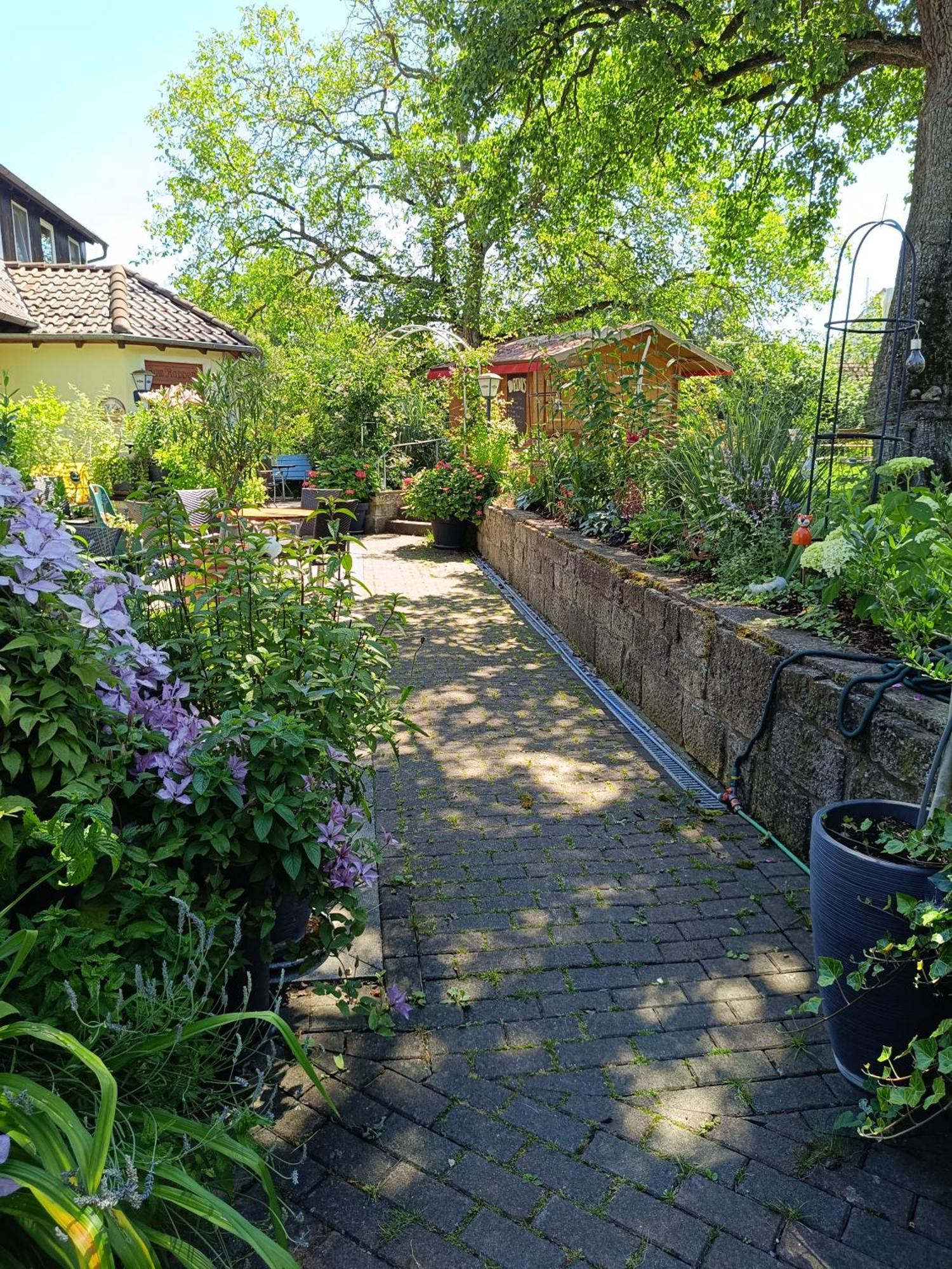 Landgasthof Zum Rappen Creglingen Exterior photo